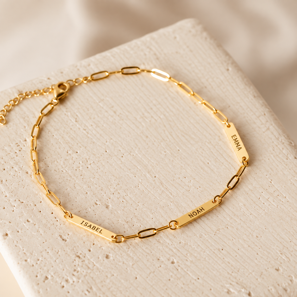 Amori | Gepersonaliseerde armband met gegraveerde namen